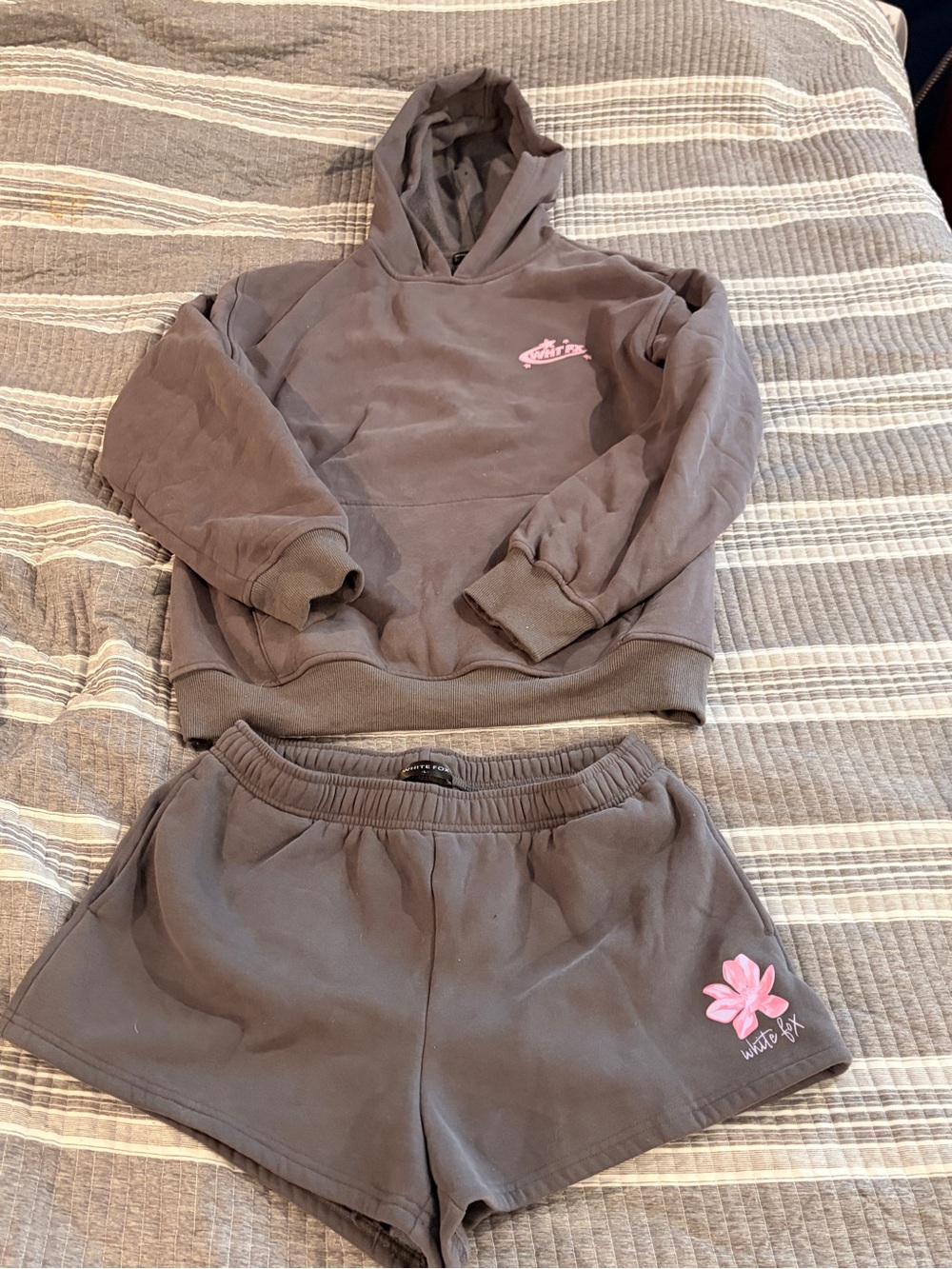 White Fox Women’s Gray/pink Medium /Large Hoodie & Shorts Set